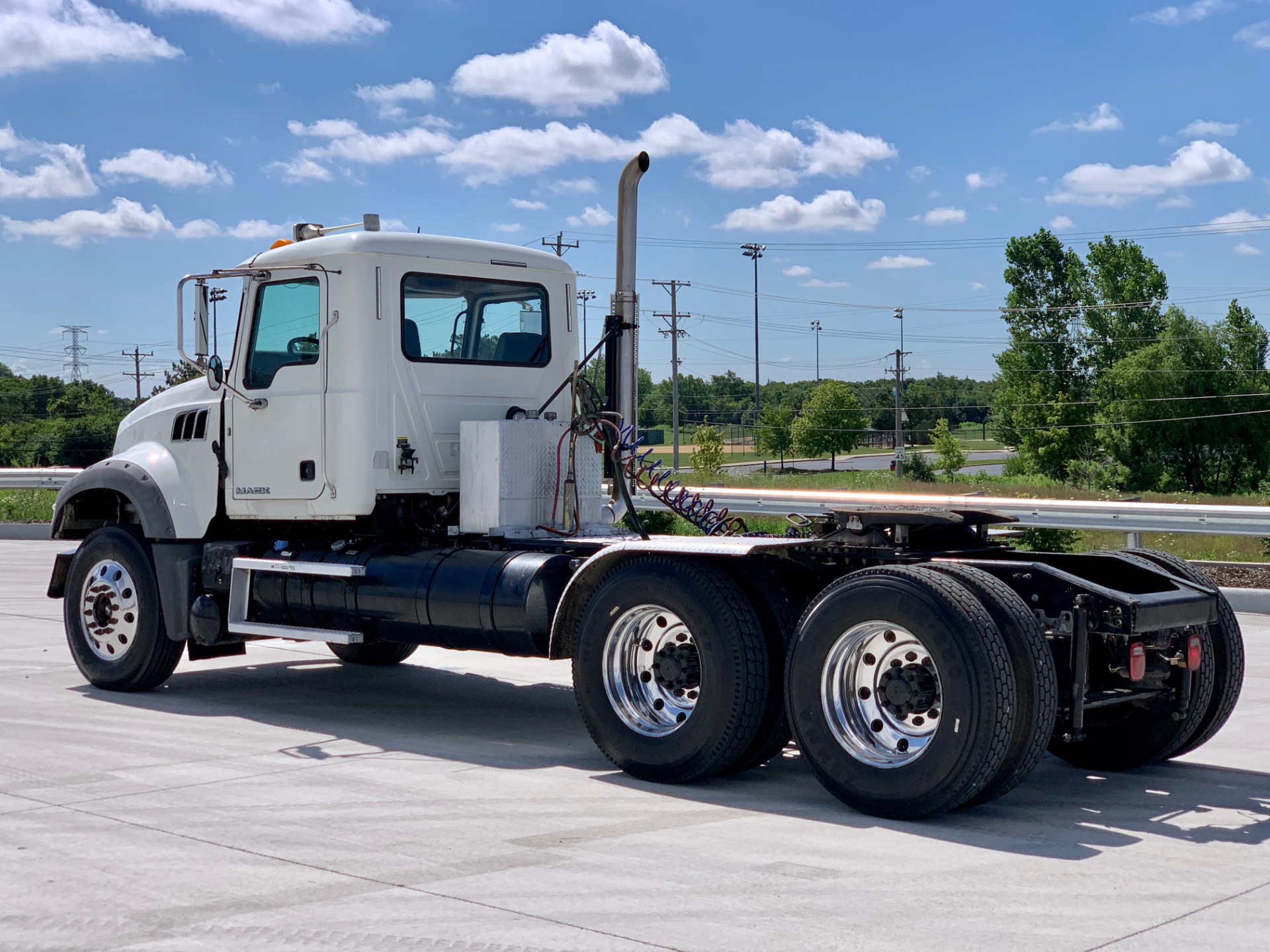 Used-2016-MACK-GU-713-Day-Cab---Mack-MP7-405-HP---10-Speed-Manual