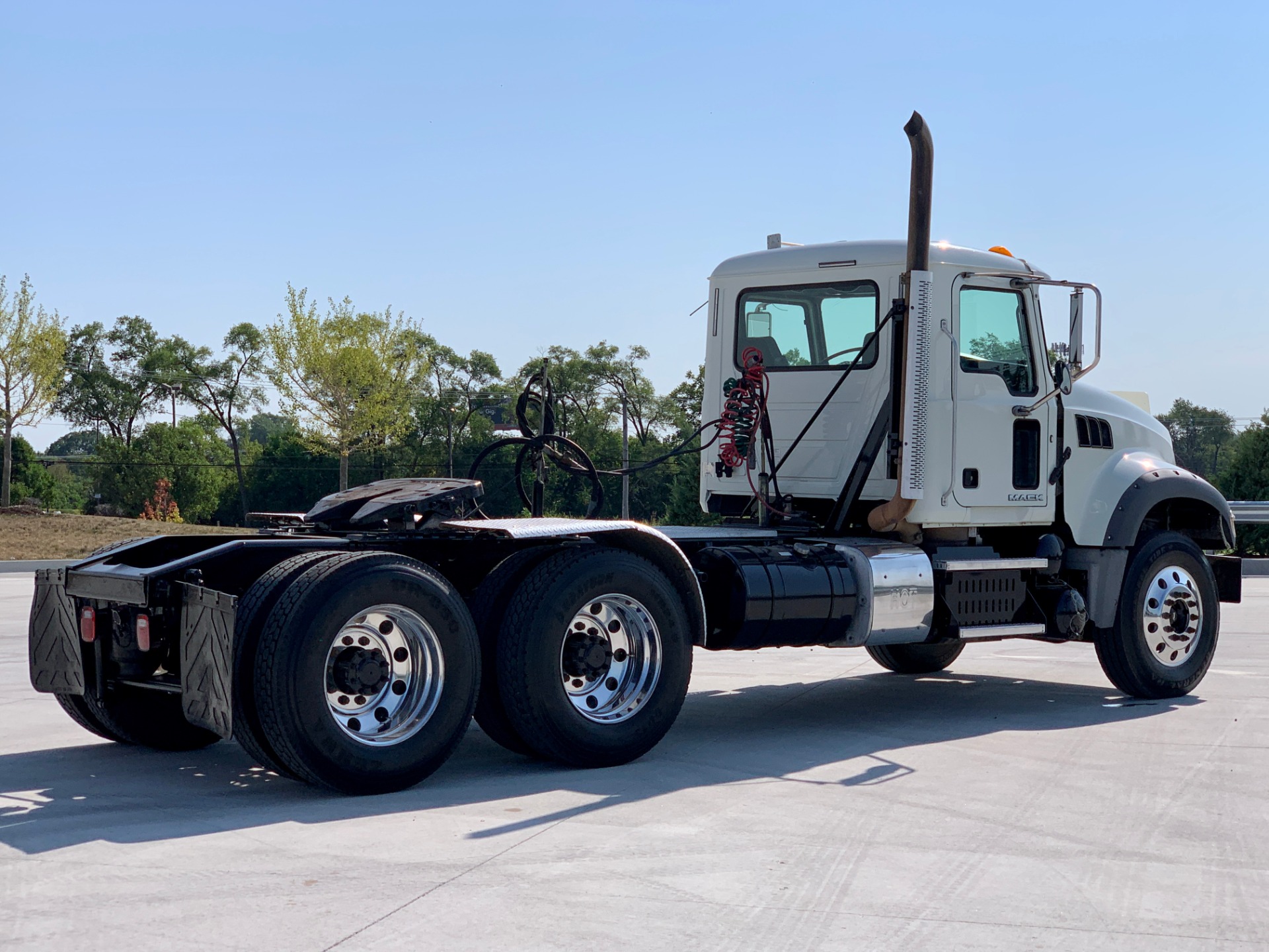 Used-2015-MACK-GU-713-Day-Cab