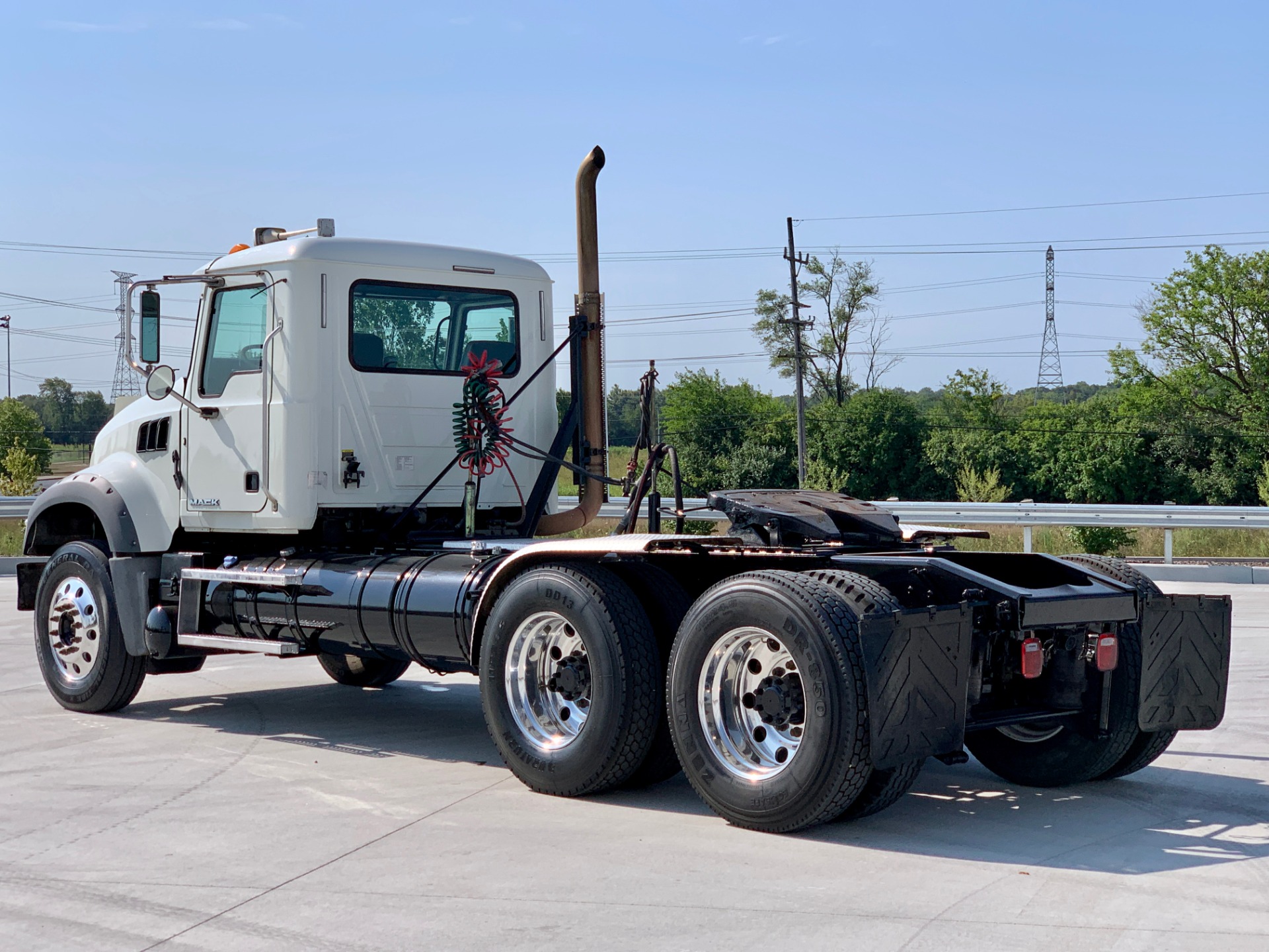 Used-2015-MACK-GU-713-Day-Cab