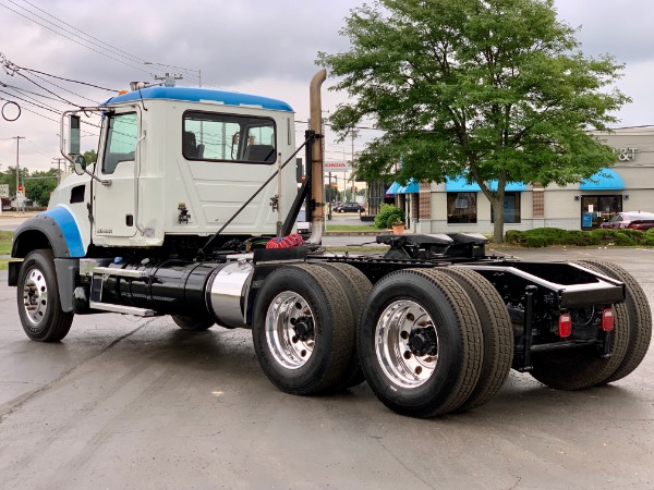 Used-2015-MACK-GU-713-Day-Cab---Mack-MP7-405-HP---10-Speed-Manual