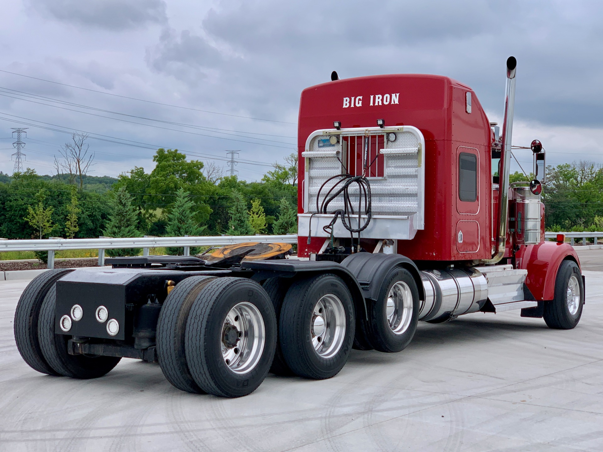 Used-2010-Kenworth-W900-Tri-Axle-Sleeper---ISX-525hp---18-Speed---RECENT-OVERHAUL