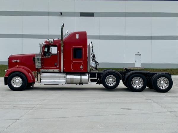 Used-2010-Kenworth-W900-Tri-Axle-Sleeper---ISX-525hp---18-Speed---RECENT-OVERHAUL