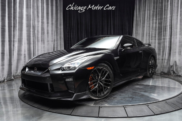 Used 2017 Nissan GT-R Premium Coupe 650 HORSEPOWER! MILD BOLTS ONS! for sale Sold at Chicago Motor Cars in West Chicago IL 60185 2