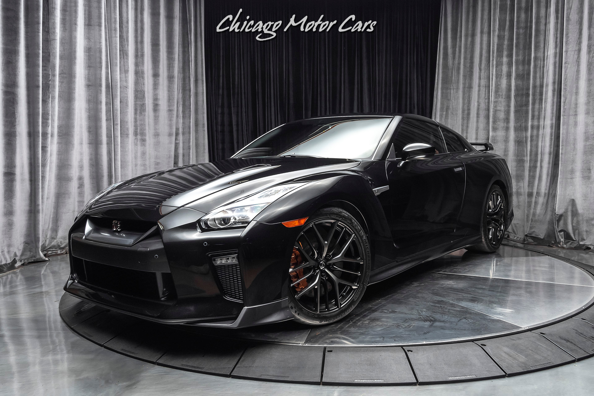 Used-2017-Nissan-GT-R-Premium-Coupe-650-HORSEPOWER-MILD-BOLTS-ONS