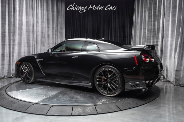 Used 2017 Nissan GT-R Premium Coupe 650 HORSEPOWER! MILD BOLTS ONS! for sale Sold at Chicago Motor Cars in West Chicago IL 60185 3