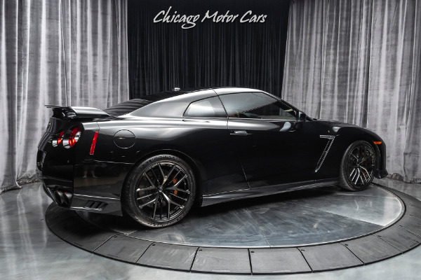 Used 2017 Nissan GT-R Premium Coupe 650 HORSEPOWER! MILD BOLTS ONS! for sale Sold at Chicago Motor Cars in West Chicago IL 60185 5