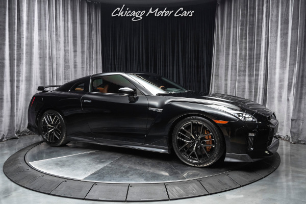 Used 2017 Nissan GT-R Premium Coupe 650 HORSEPOWER! MILD BOLTS ONS! for sale Sold at Chicago Motor Cars in West Chicago IL 60185 6