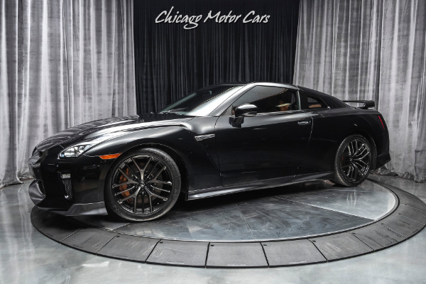Used 2017 Nissan GT-R Premium Coupe 650 HORSEPOWER! MILD BOLTS ONS! for sale Sold at Chicago Motor Cars in West Chicago IL 60185 1
