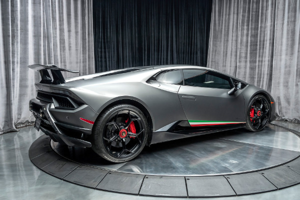 Used 2018 Lamborghini Huracan LP640-4 Performante Coupe - LOADED w/FACTORY OPTIONS! FULL CLEAR BRA! for sale Sold at Chicago Motor Cars in West Chicago IL 60185 5