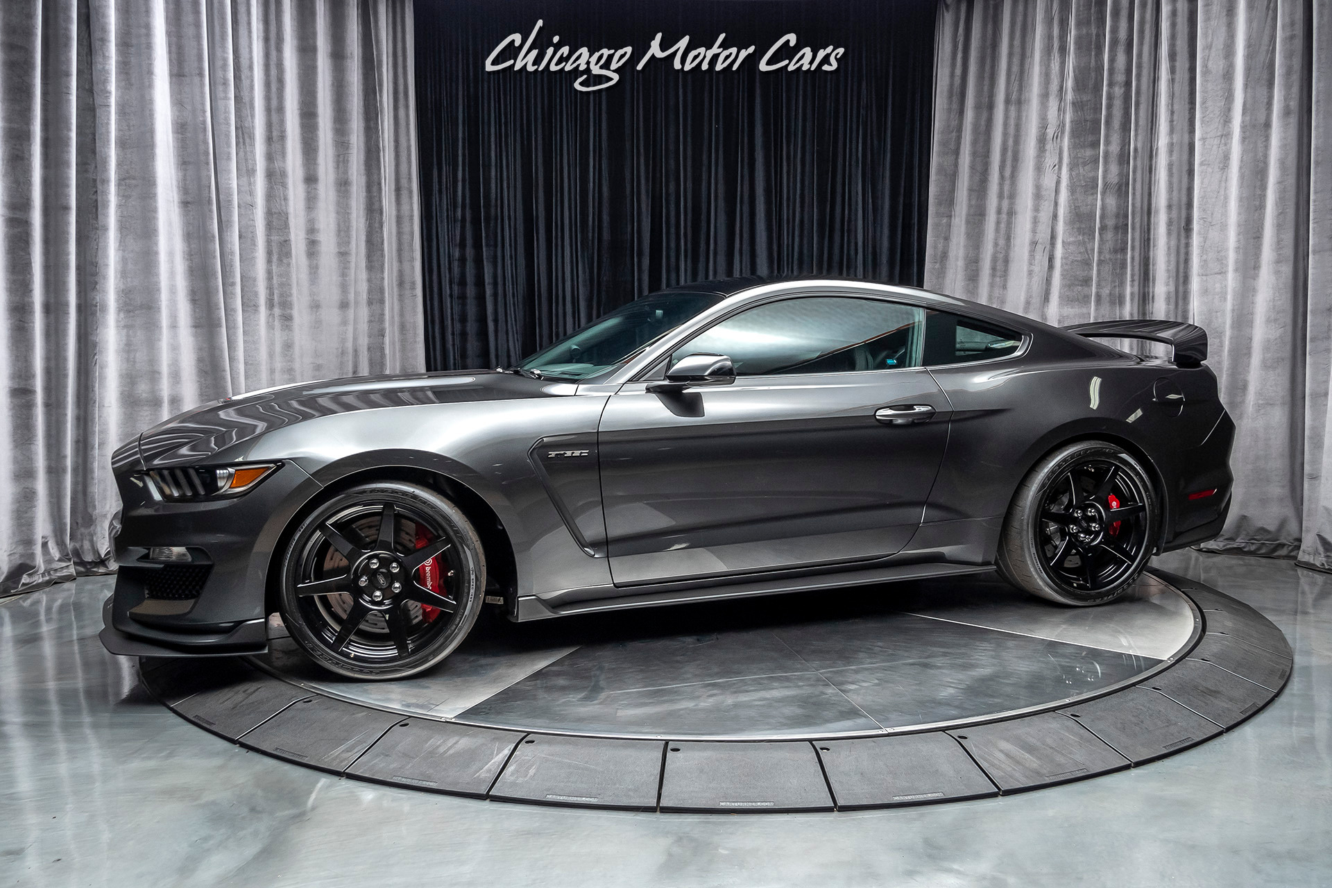 Used-2017-Ford-Mustang-Shelby-GT350-R-Coupe---R-ELECTRONICS-PACKAGE-19-CARBON-FIBER-WHEELS