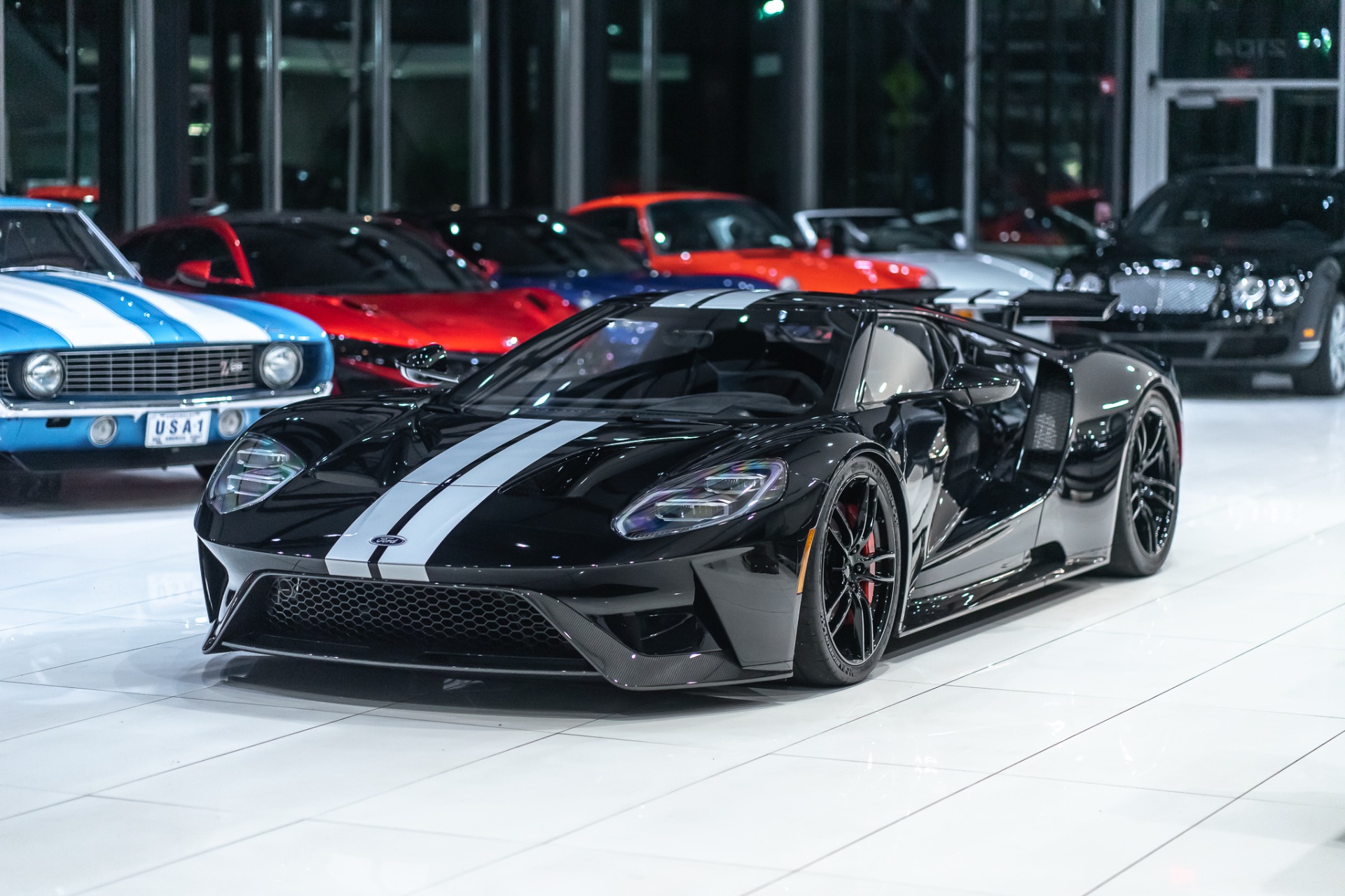 Used-2018-Ford-GT-Coupe-GLOSS-CARBON-FIBER-180-MILES-COLLECTOR-QUALITY