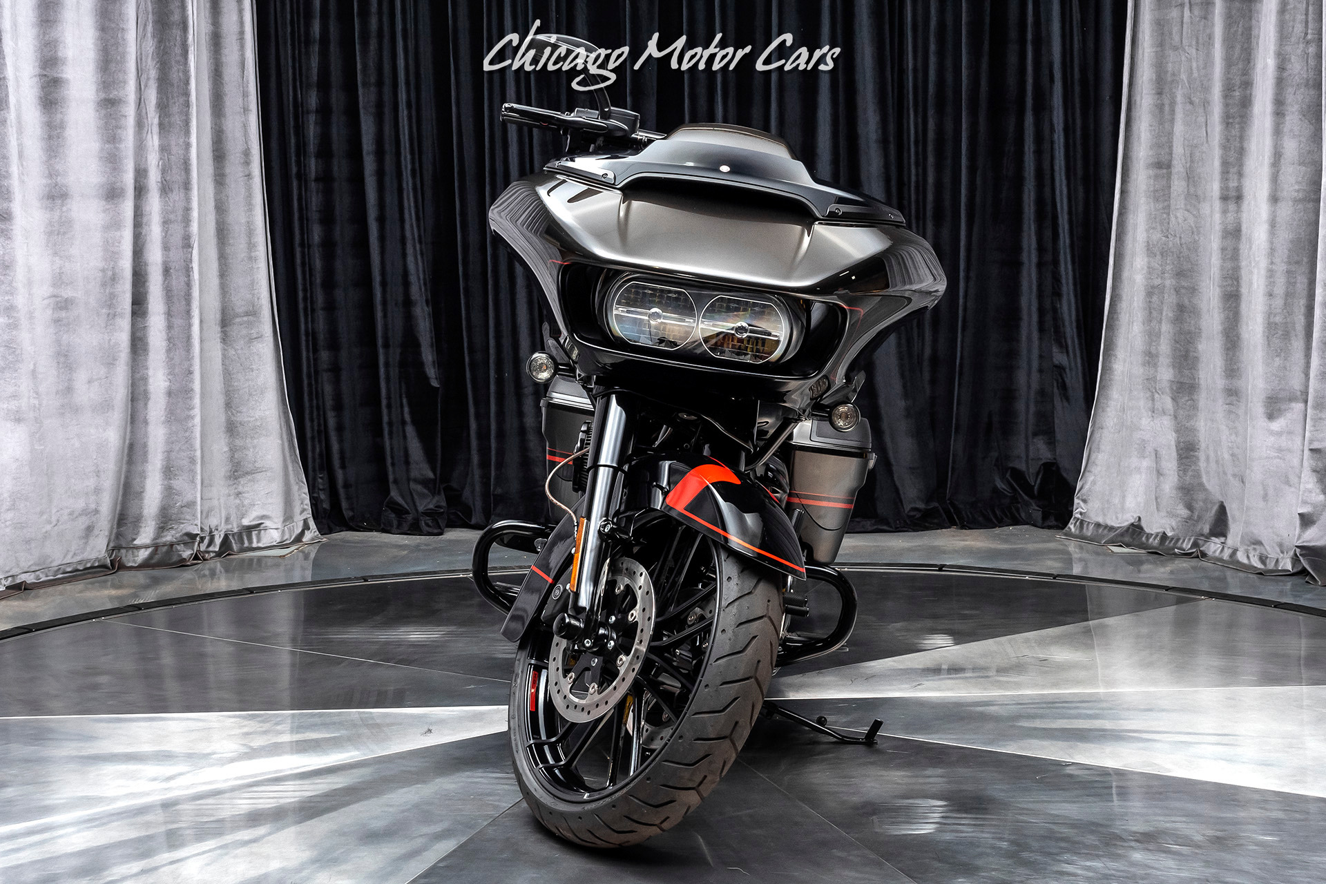 Used-2018-Harley-Davidson-CVO-ROAD-GLIDE-CVO-S-S-128-CI---BAKER-GRUDGE-BOX-INCREDIBLE