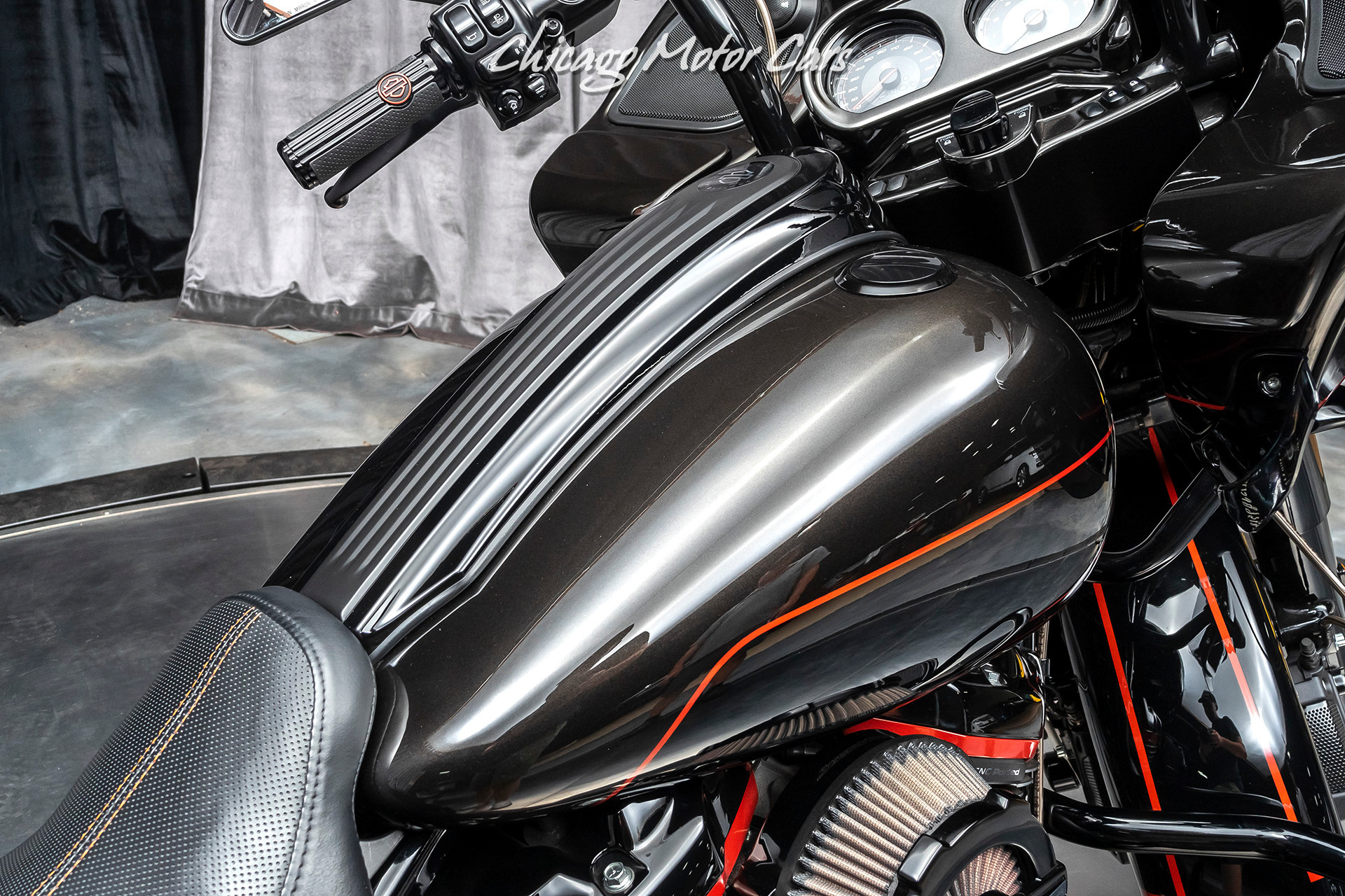 Used-2018-Harley-Davidson-CVO-ROAD-GLIDE-CVO-S-S-128-CI---BAKER-GRUDGE-BOX-INCREDIBLE