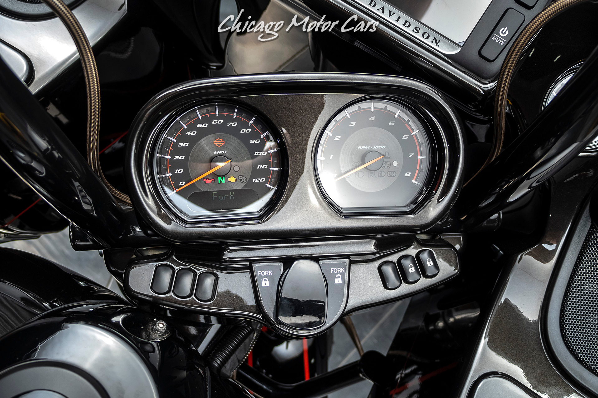 Used-2018-Harley-Davidson-CVO-ROAD-GLIDE-CVO-S-S-128-CI---BAKER-GRUDGE-BOX-INCREDIBLE