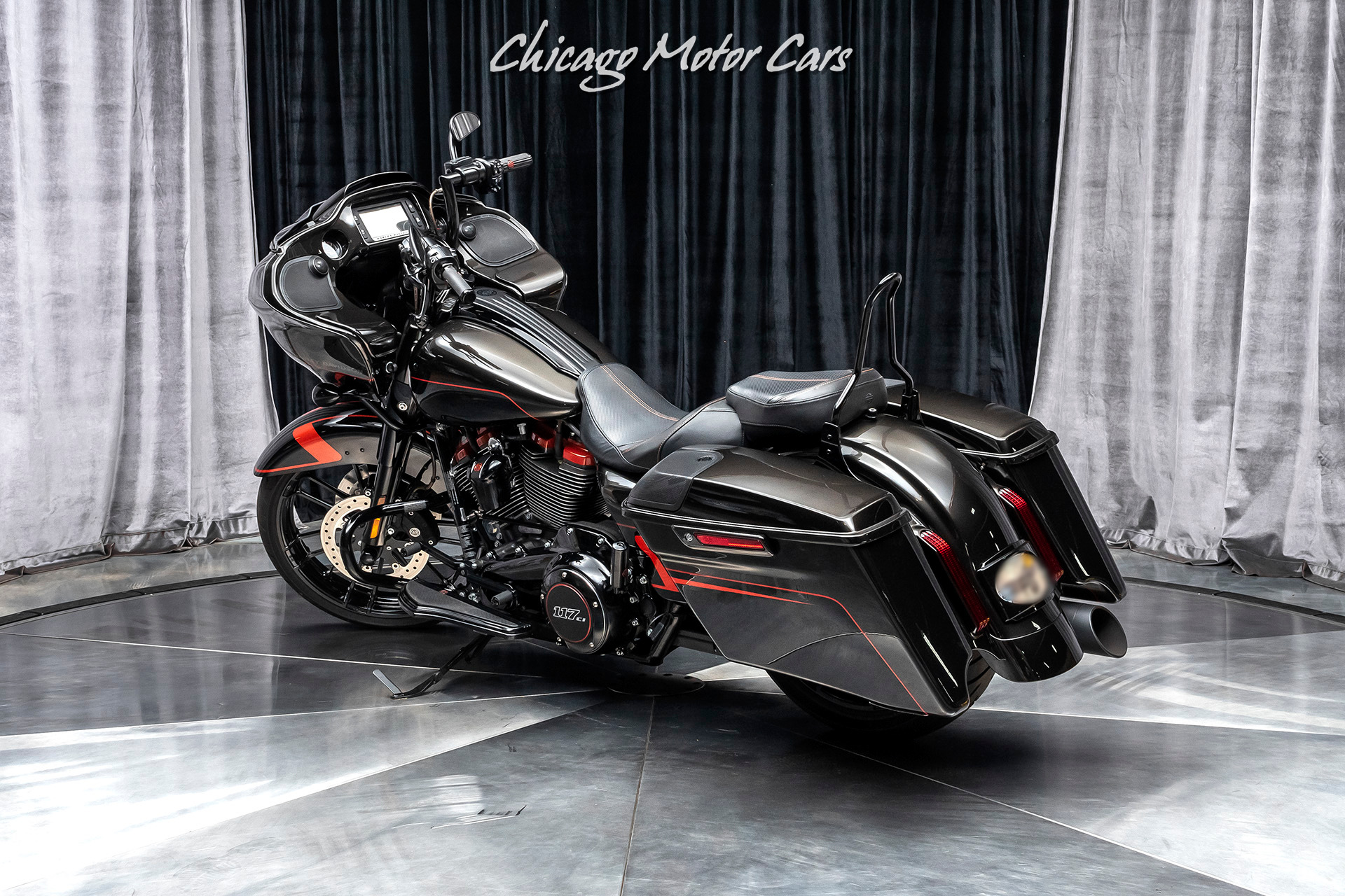 Used-2018-Harley-Davidson-CVO-ROAD-GLIDE-CVO-S-S-128-CI---BAKER-GRUDGE-BOX-INCREDIBLE