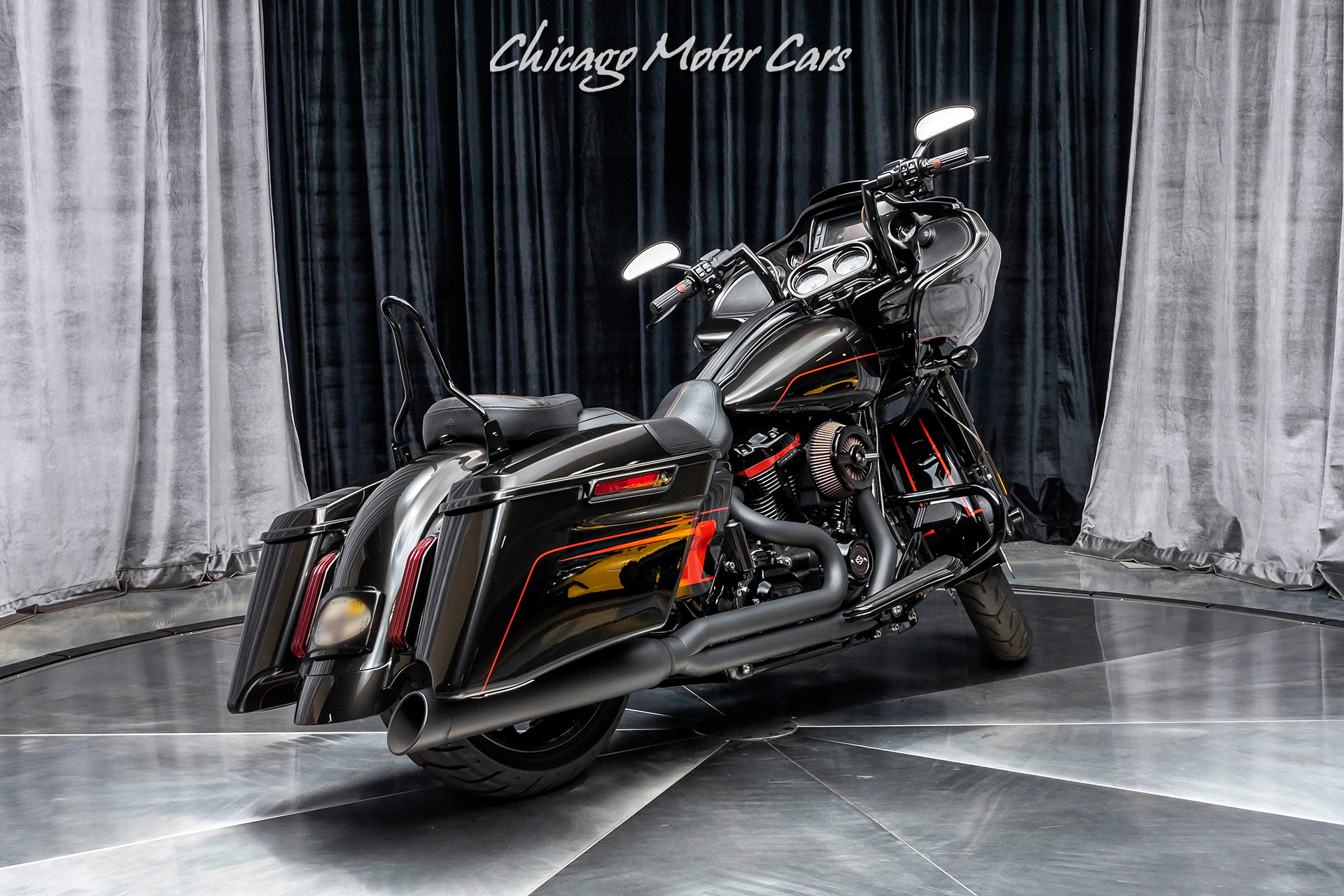 Used-2018-Harley-Davidson-CVO-ROAD-GLIDE-CVO-S-S-128-CI---BAKER-GRUDGE-BOX-INCREDIBLE