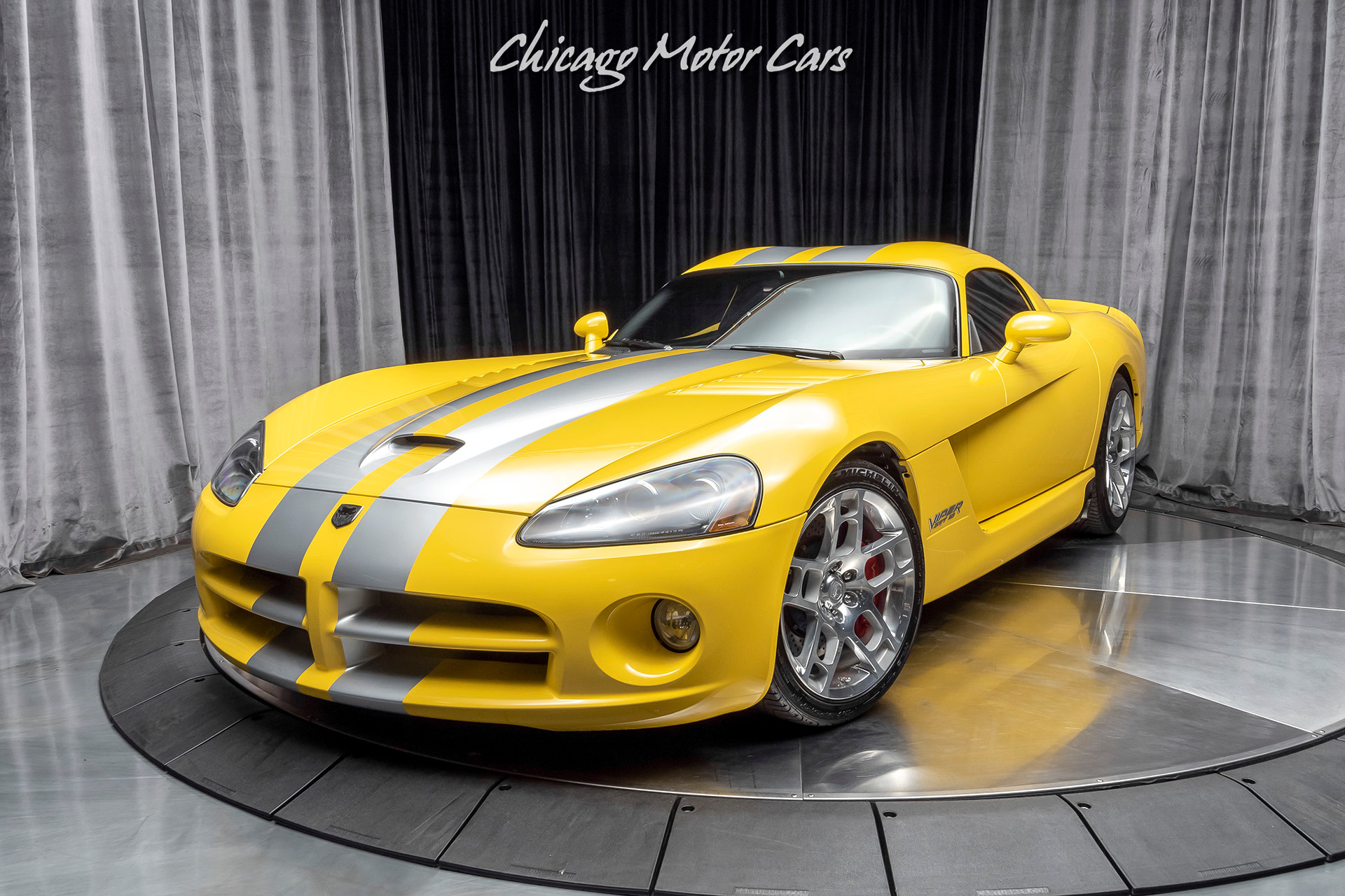 Used-2006-Dodge-Viper-SRT-10-1-of-2-YellowSilver-Stripe-Viper-Produced-Upgrades