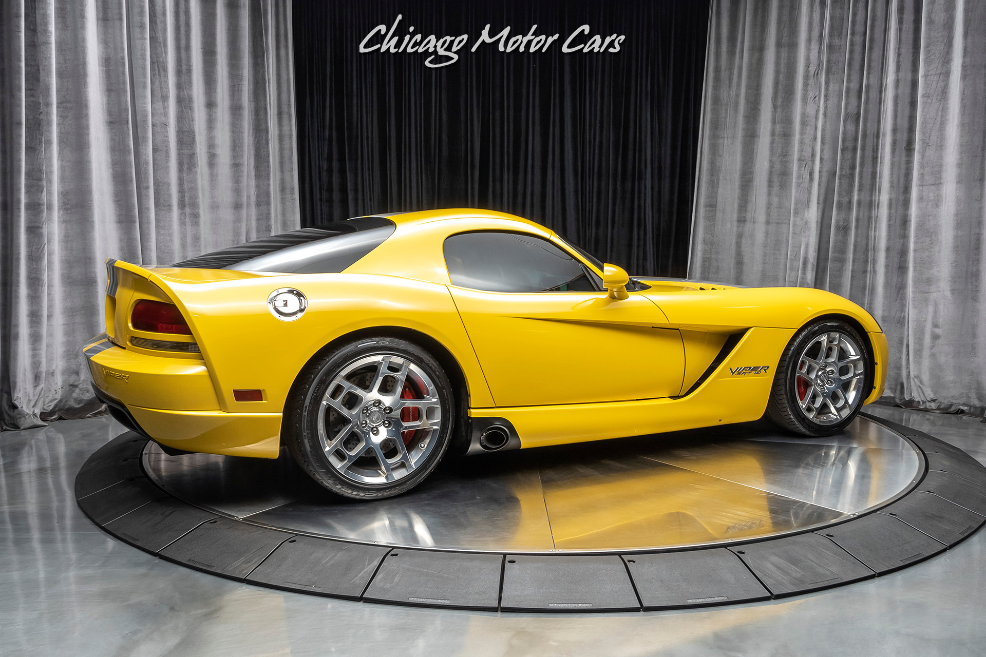 Used-2006-Dodge-Viper-SRT-10-1-of-2-YellowSilver-Stripe-Viper-Produced-Upgrades