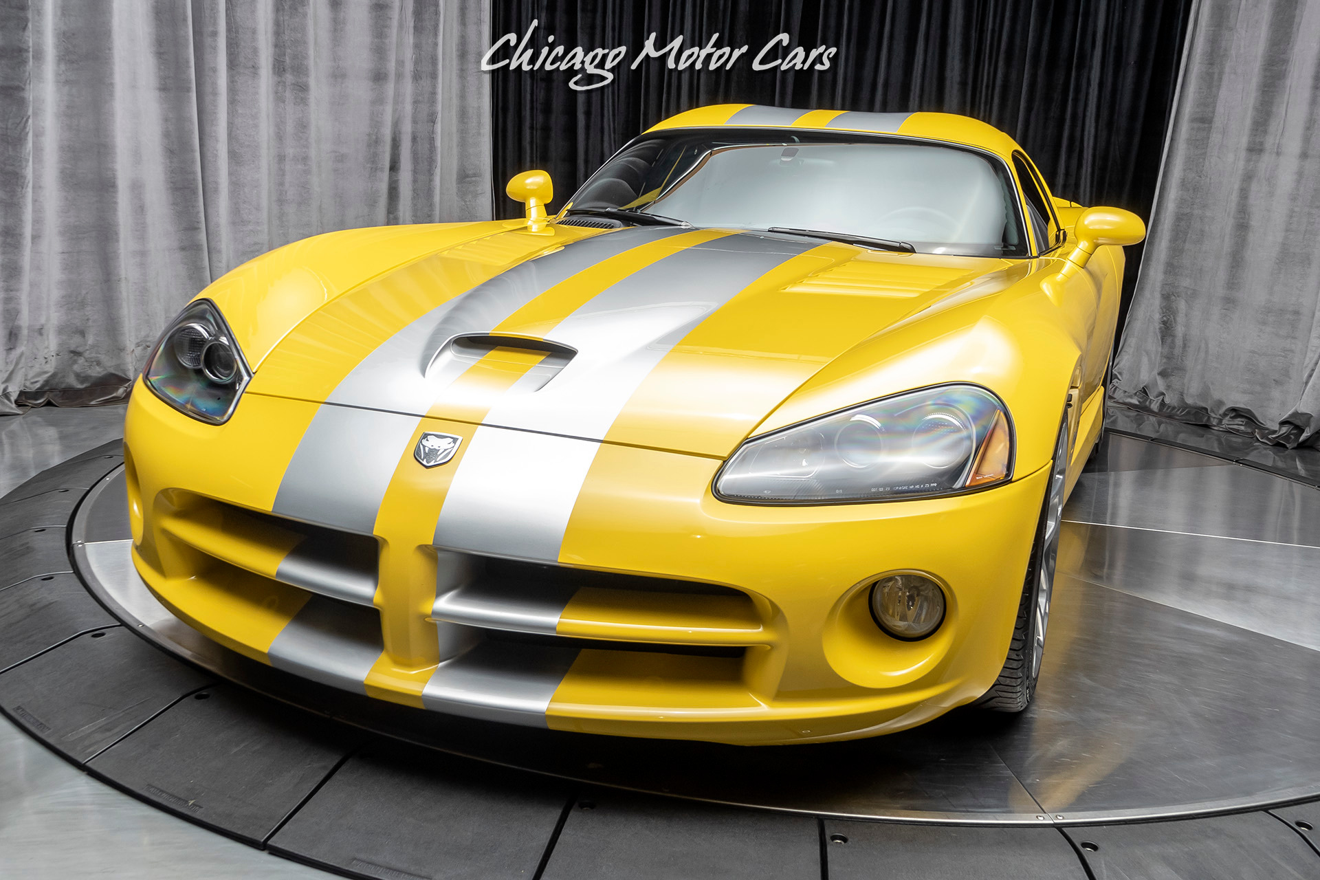 Used-2006-Dodge-Viper-SRT-10-1-of-2-YellowSilver-Stripe-Viper-Produced-Upgrades