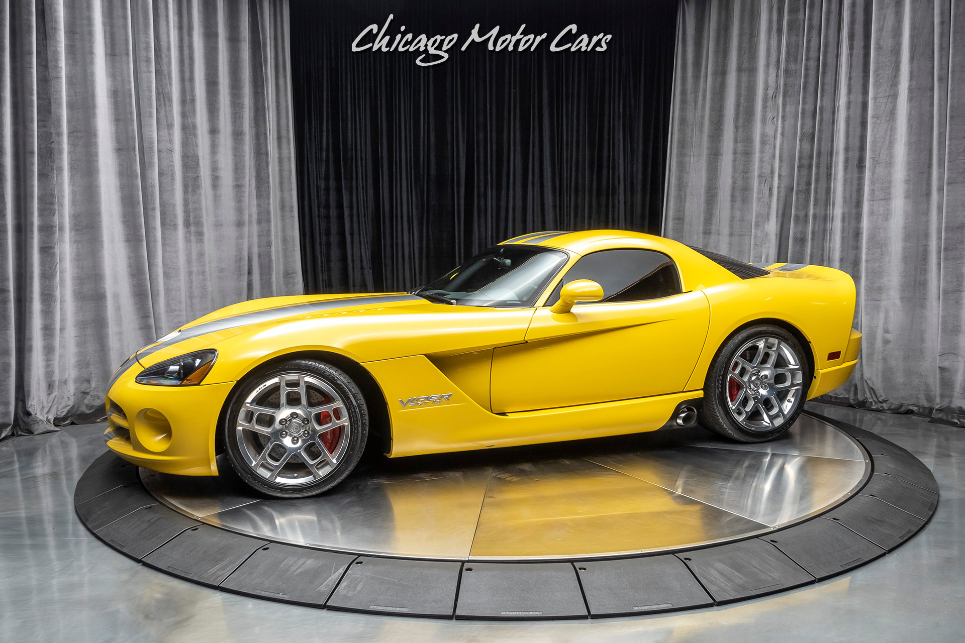 Used-2006-Dodge-Viper-SRT-10-1-of-2-YellowSilver-Stripe-Viper-Produced-Upgrades