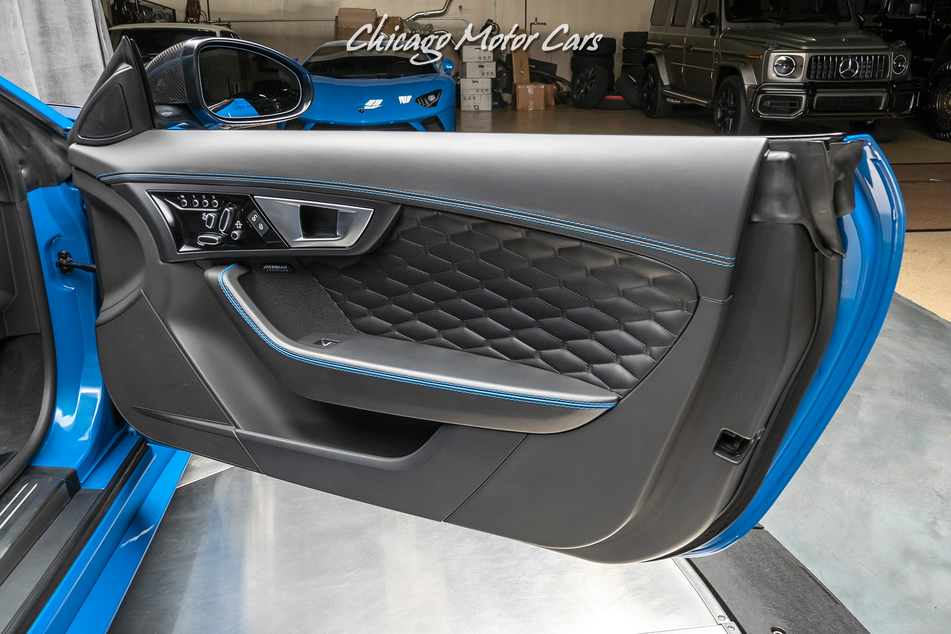 Jaguar F-Type 2013+ - Custom Indoor Car Cover (blue with piping)