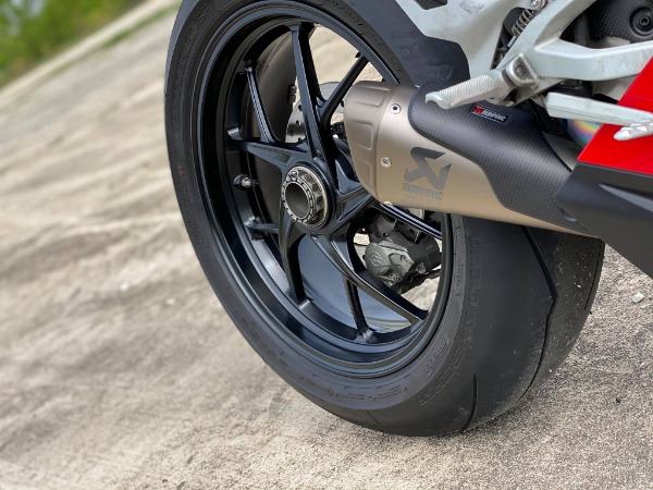 Used 2018 Ducati Panigale V4 AKRAPOVIC EXHAUST - ONLY 2K MILES! for sale Sold at Chicago Motor Cars in West Chicago IL 60185 6