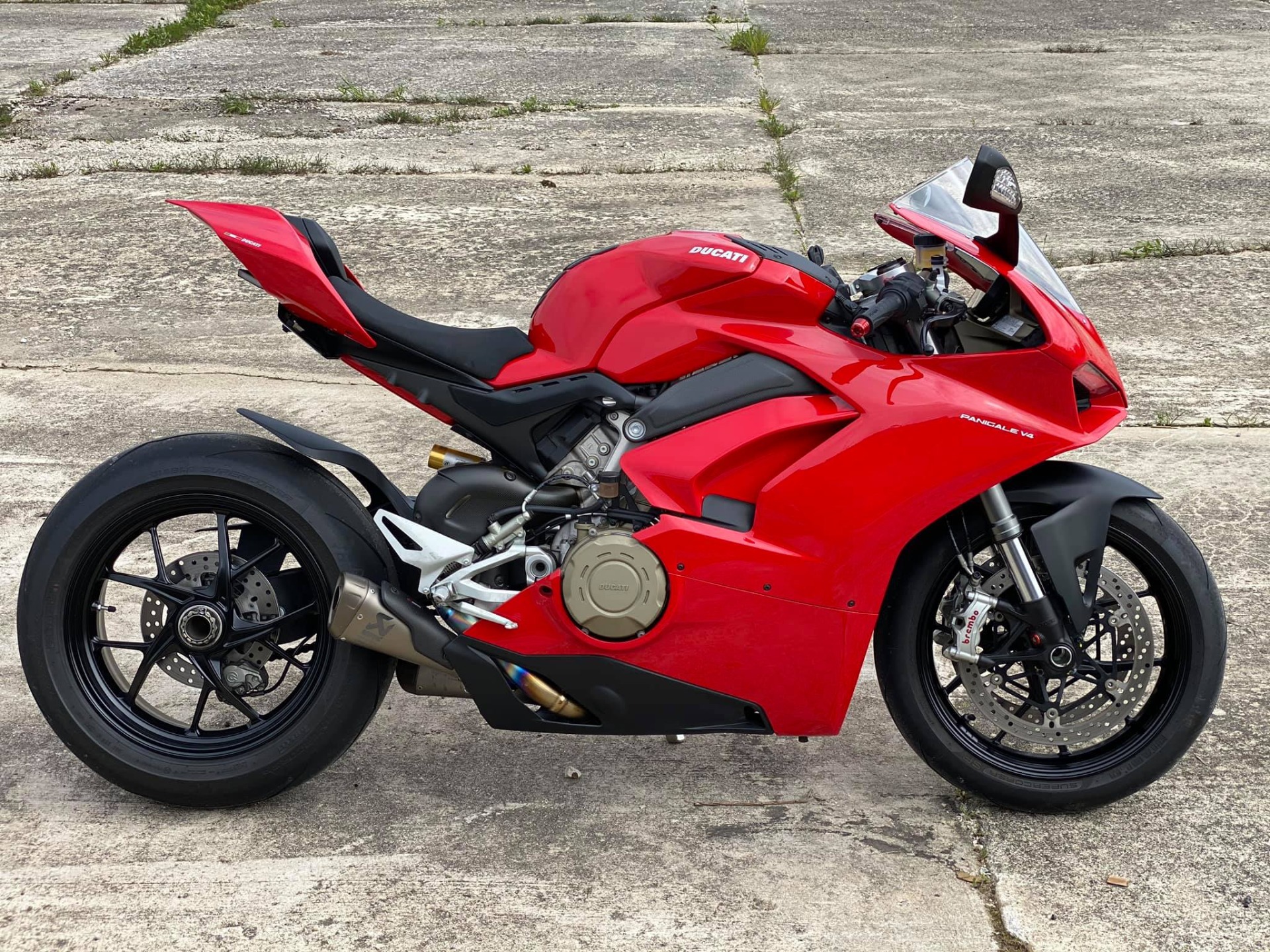 Used 2018 Ducati Panigale V4 AKRAPOVIC EXHAUST - ONLY 2K MILES! For ...