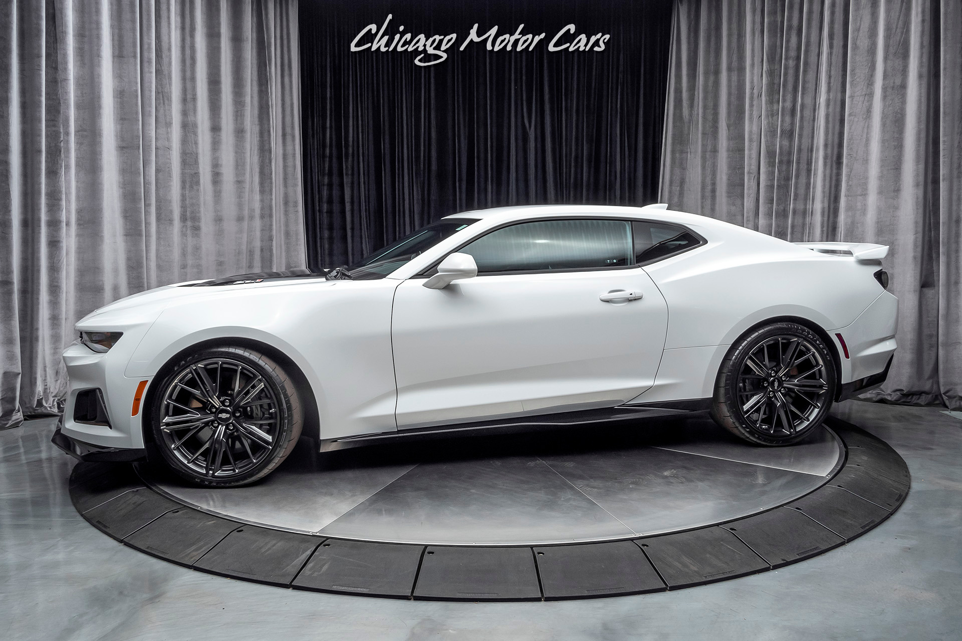 Used 2019 Chevrolet Camaro ZL1 Coupe - PERFORMANCE & DATA VIDEO RECORDER! 10-SPEED AUTOMATIC! for sale Sold at Chicago Motor Cars in West Chicago IL 60185 1