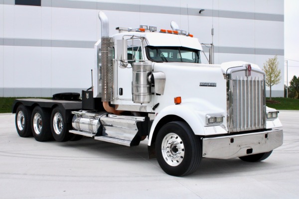 Used 2010 Kenworth W900 Tri-Axle Heavy Haul Day Cab - Cummins ISX 485HP for sale Sold at Chicago Motor Cars in West Chicago IL 60185 3