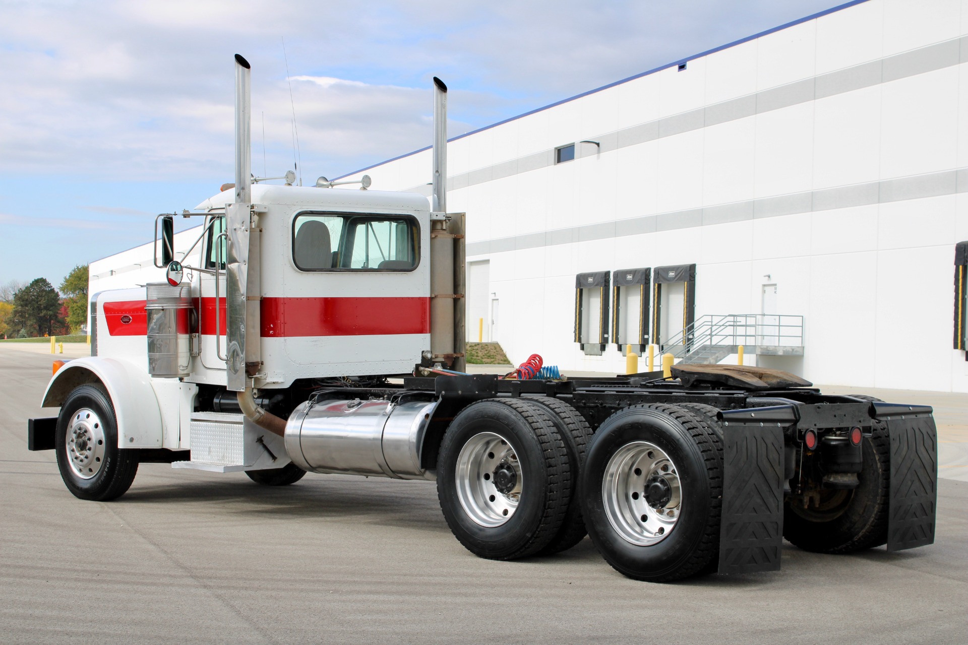 Used-1997-Peterbilt-379-Day-Cab---CAT-3406---15-Speed-Manual