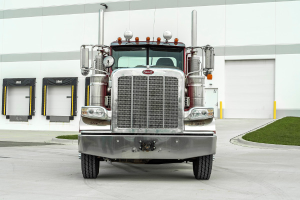 Used 2009 Peterbilt 389 Day Cab - GLIDER!! - Steerable Tri-Axle - Cummins - 500hp for sale Sold at Chicago Motor Cars in West Chicago IL 60185 2