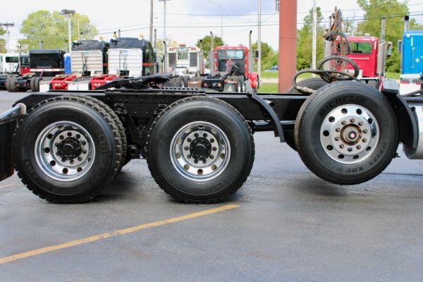 Used-2005-Kenworth-W900B-Tri-Axle-Day-Cab---Cummins-ISX---STEERABLE-3RD-AXLE