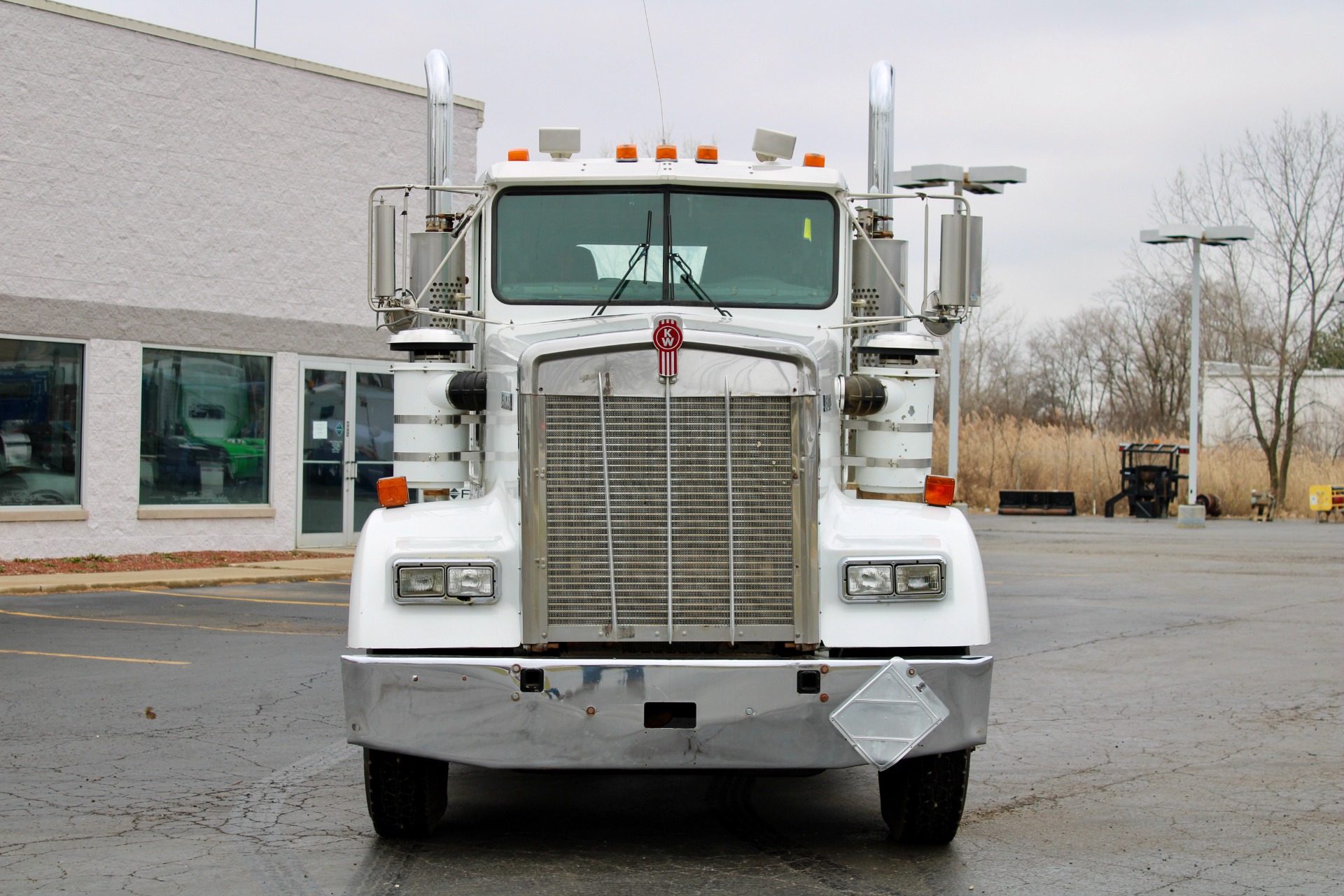 Used-2005-Kenworth-W900B-Tri-Axle-Day-Cab---Cummins-ISX---STEERABLE-3RD-AXLE