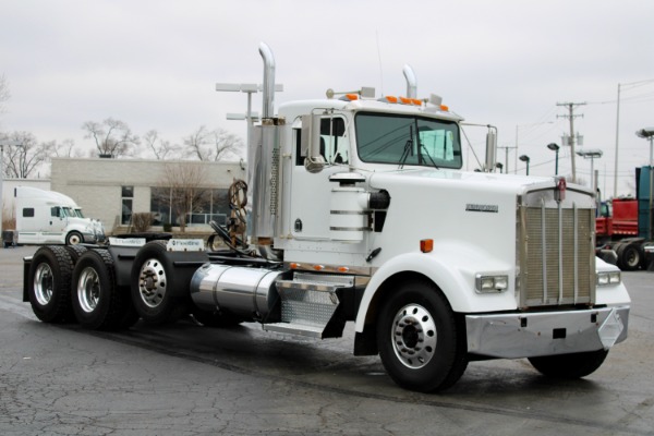 Used 2005 Kenworth W900B Tri-Axle Day Cab - Cummins ISX - STEERABLE 3RD AXLE! for sale Sold at Chicago Motor Cars in West Chicago IL 60185 4