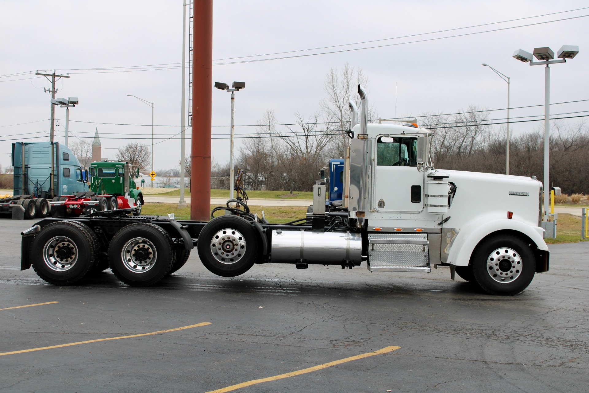 Used-2005-Kenworth-W900B-Tri-Axle-Day-Cab---Cummins-ISX---STEERABLE-3RD-AXLE