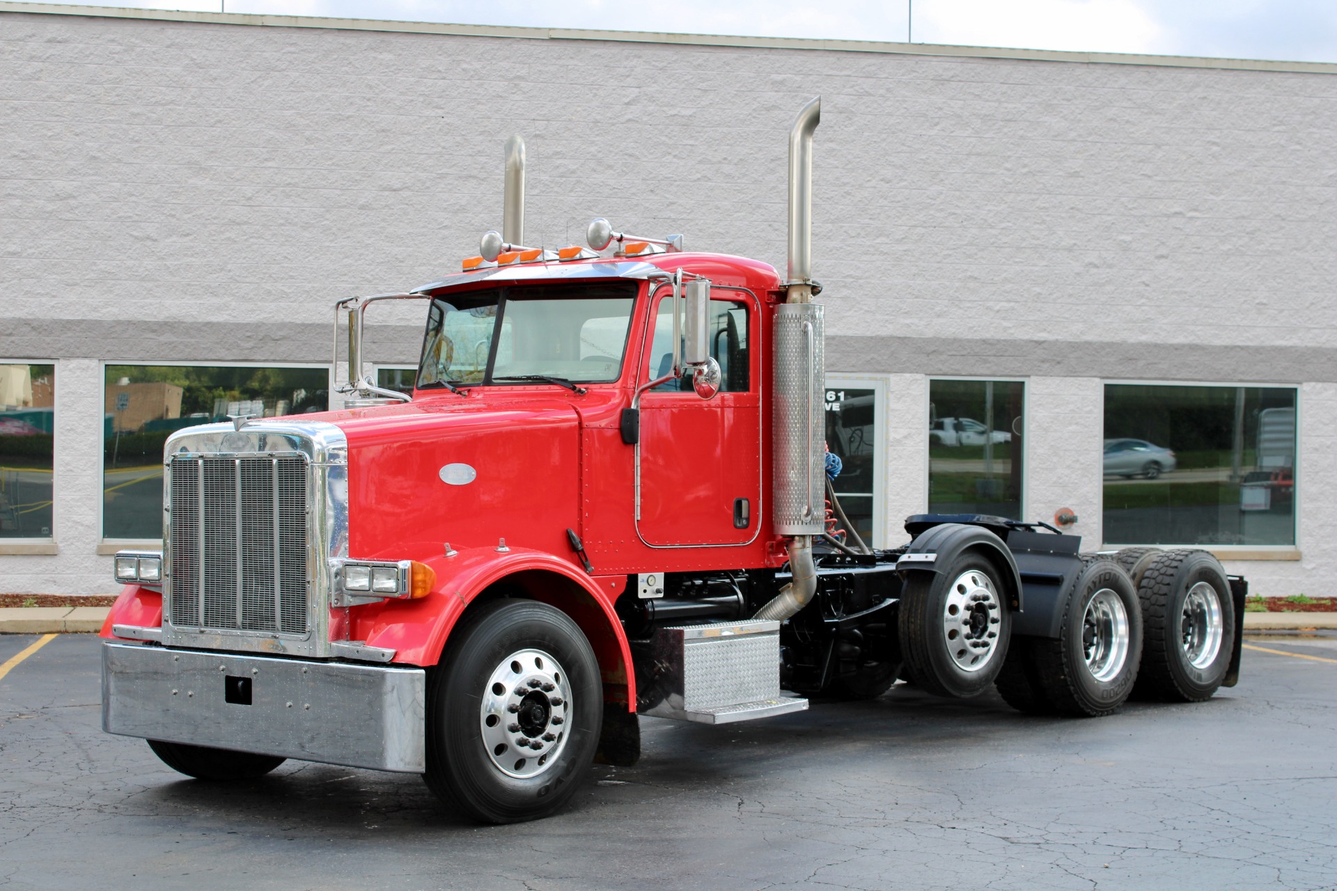 Used 2007 Peterbilt 378 Day Cab with Steerable Tri-Axle - Cat C13 for sale Sold at Chicago Motor Cars in West Chicago IL 60185 1