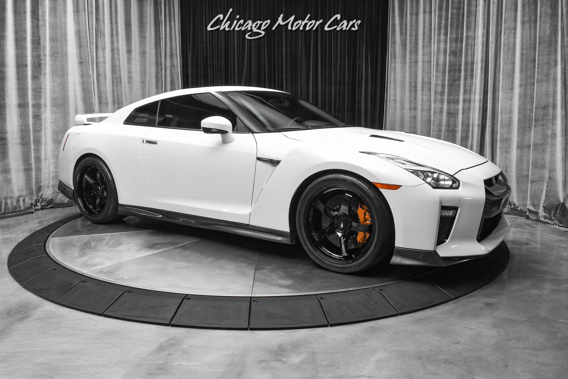 Used-2017-Nissan-GT-R-Premium-Coupe-840WHP-RARE-COLOR-COMBO