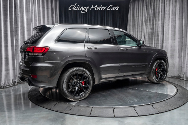 Used 2016 Jeep Grand Cherokee SRT AWD SUV - SRT HIGH-PERFORMANCE AUDIO! PANORAMIC SUNROOF! for sale Sold at Chicago Motor Cars in West Chicago IL 60185 5