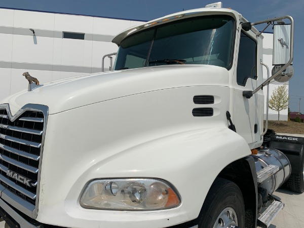 Used-2008-Mack-CXU-613-Day-Cab---Mack-MP8---8-Speed---VERY-CLEAN