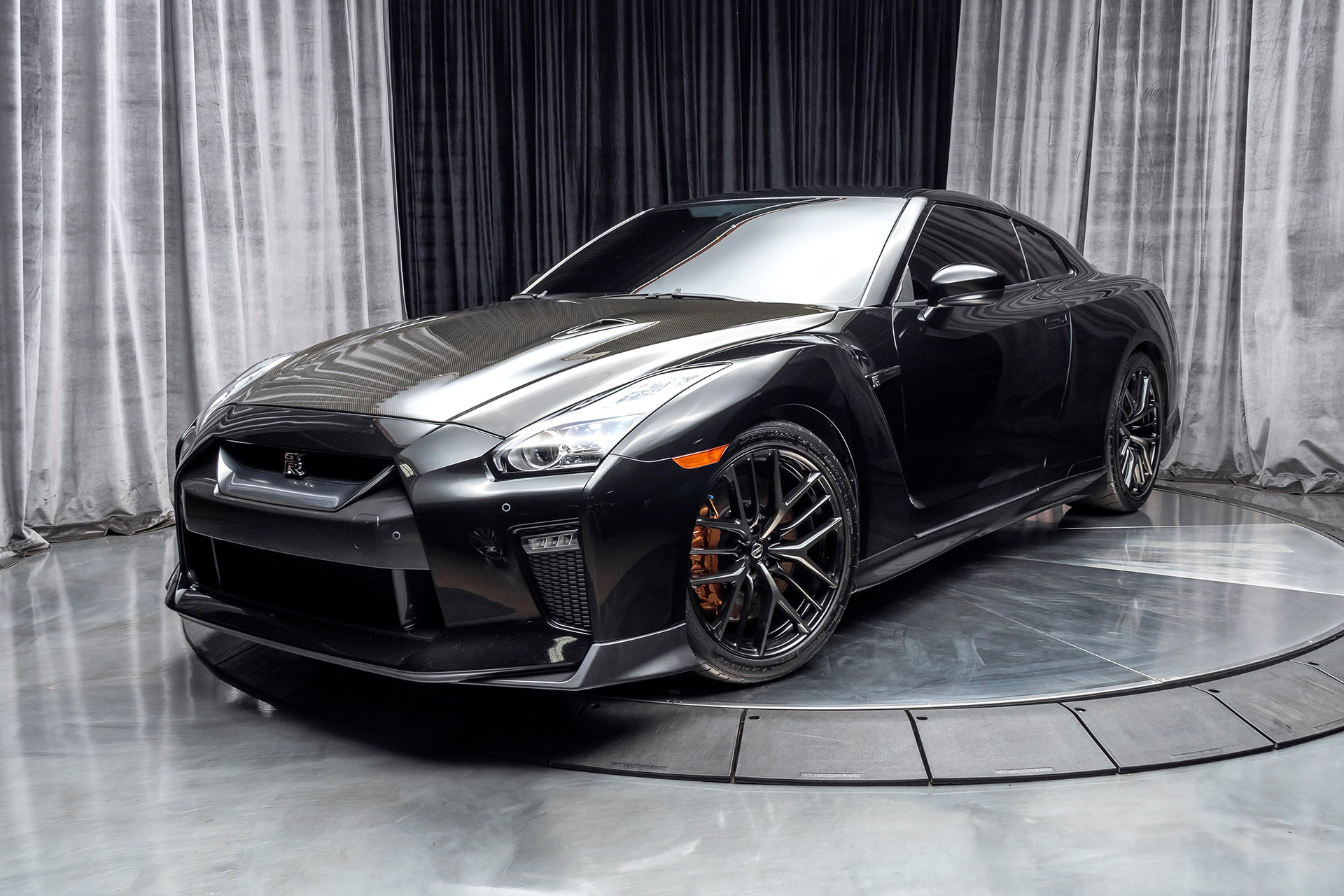 Used-2017-Nissan-GT-R-Premium-Coupe-FULL-BOLT-ON-650WHP-Carbon-Fiber-Upgrades