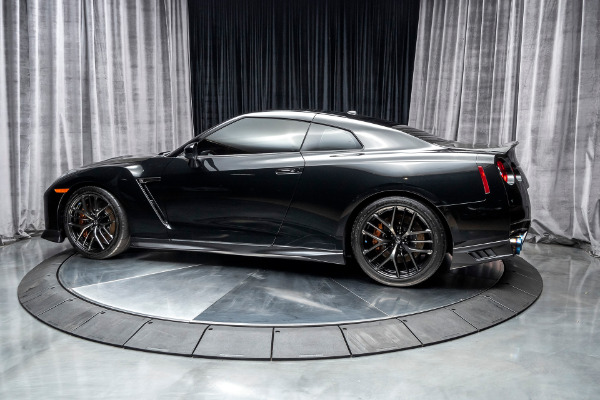 Used 2017 Nissan GT-R Premium Coupe FULL BOLT ON 650+WHP Carbon Fiber Upgrades! for sale Sold at Chicago Motor Cars in West Chicago IL 60185 3