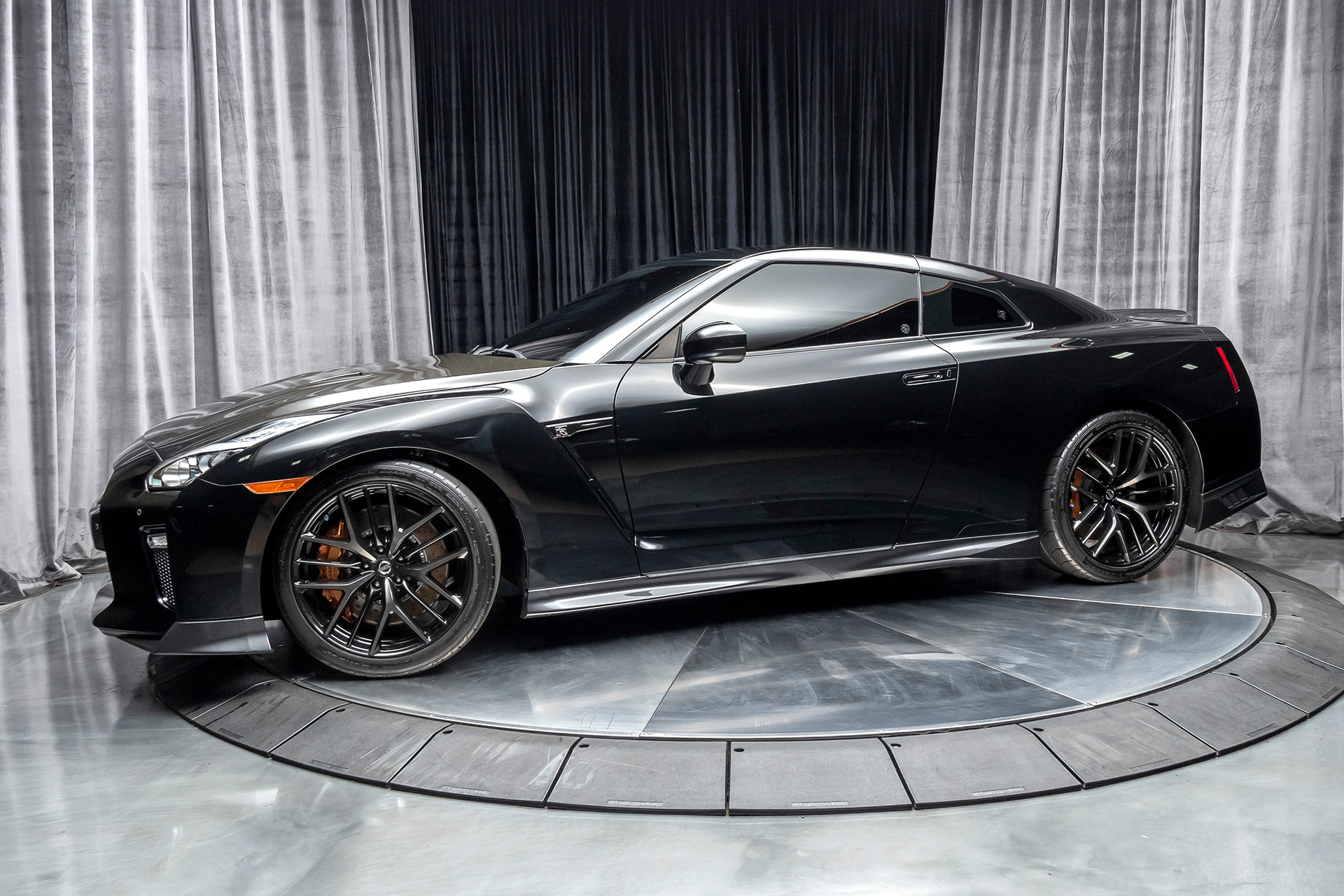 Used 2017 Nissan GT-R Premium Coupe FULL BOLT ON 650+WHP Carbon Fiber Upgrades! for sale Sold at Chicago Motor Cars in West Chicago IL 60185 1