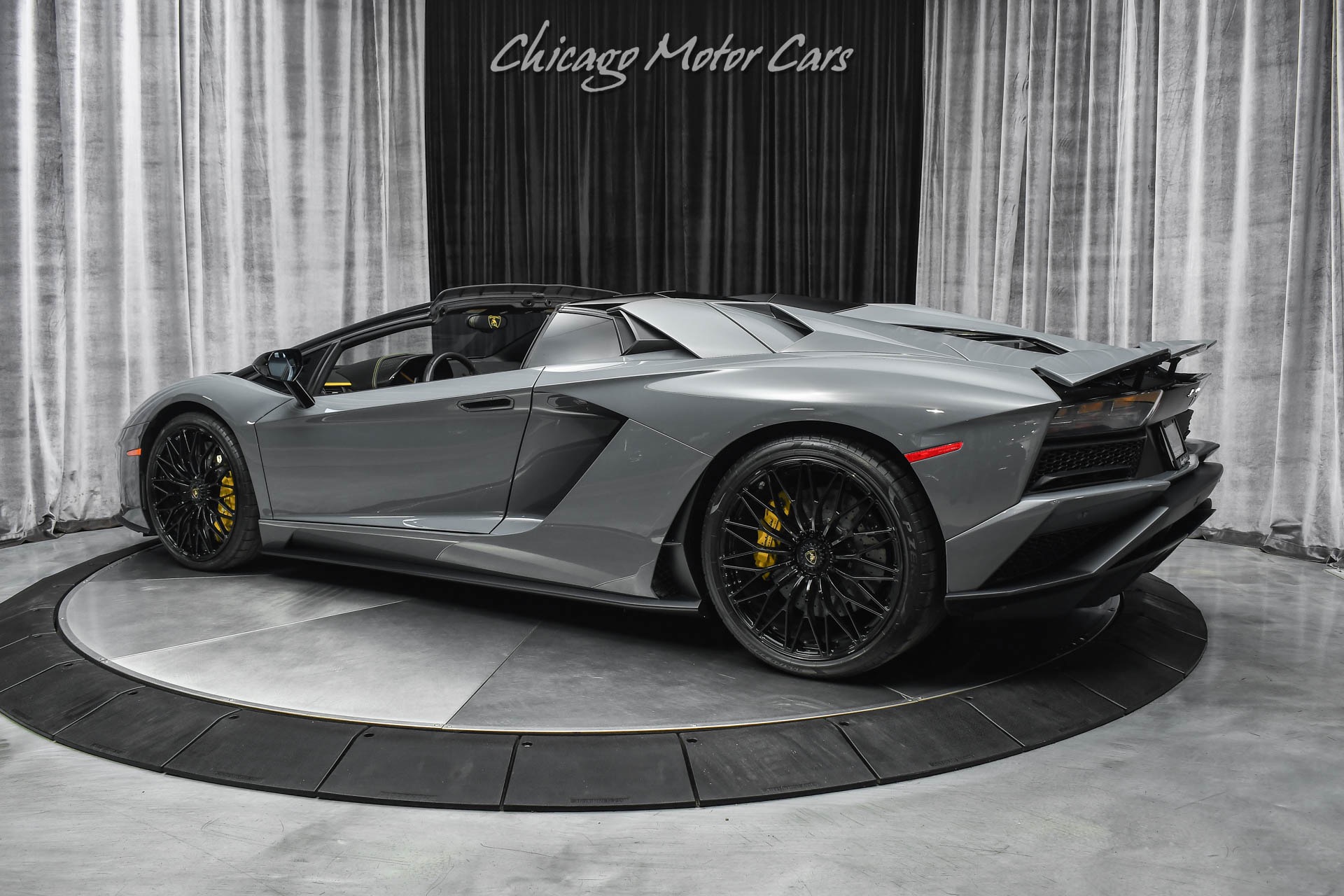 Used-2019-Lamborghini-Aventador-LP740-4-S-Roadster-LOW-Miles-Grigio-Telesto-Ad-Personam-LOADED