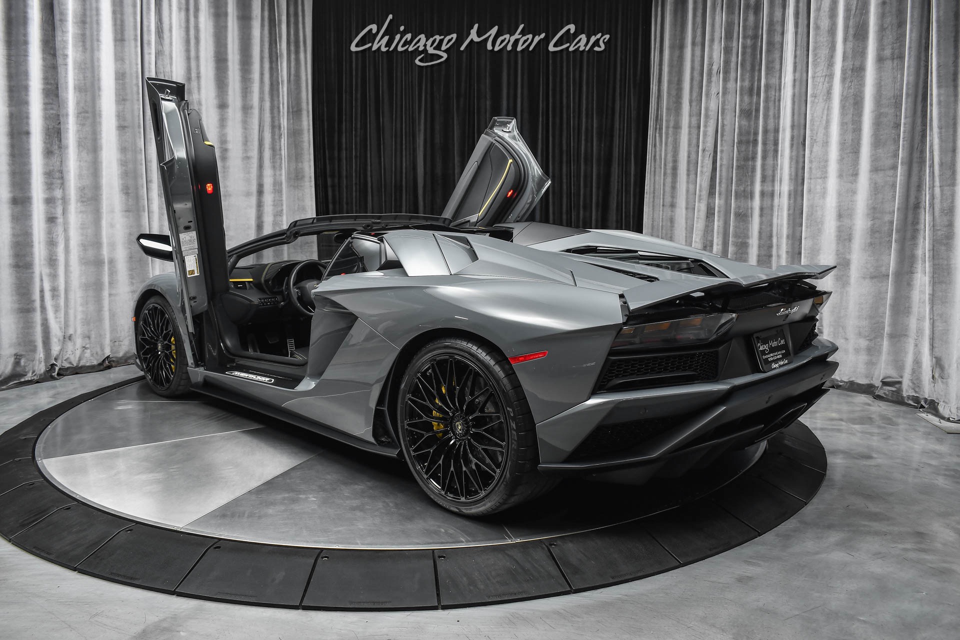 Used-2019-Lamborghini-Aventador-LP740-4-S-Roadster-LOW-Miles-Grigio-Telesto-Ad-Personam-LOADED