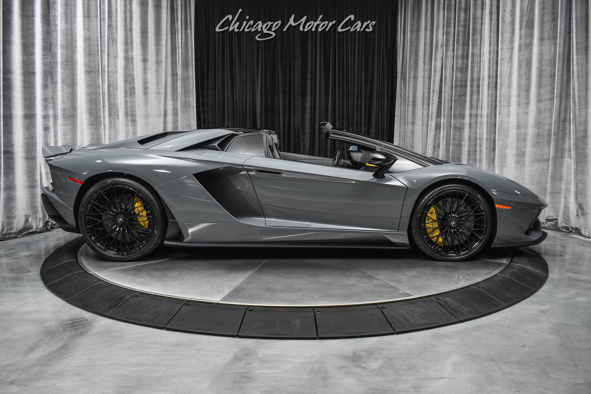 Used-2019-Lamborghini-Aventador-LP740-4-S-Roadster-LOW-Miles-Grigio-Telesto-Ad-Personam-LOADED