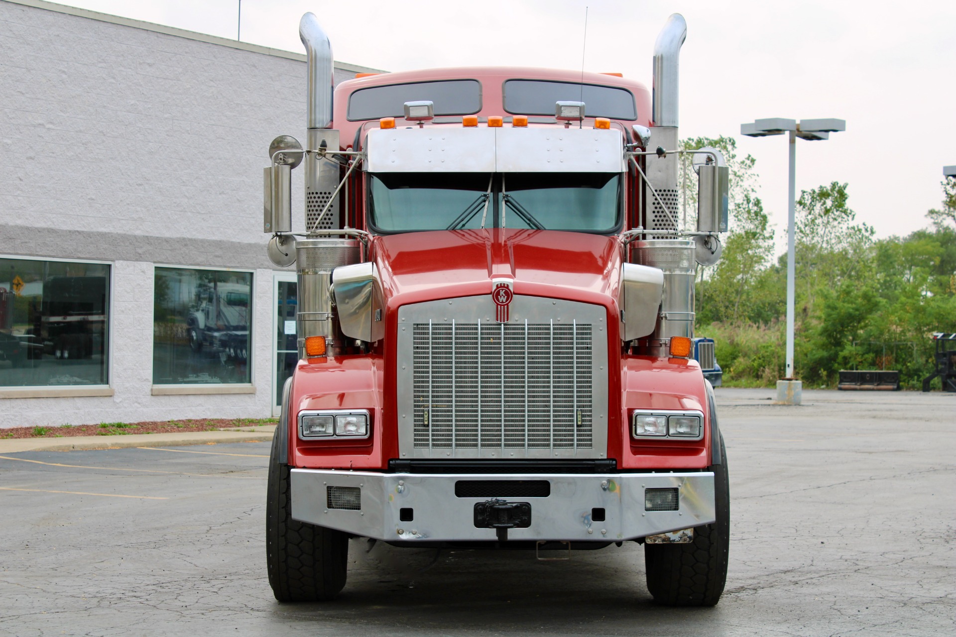 Used-2009-Kenworth-T800-Sleeper-Tri-Axle-Heavy-Haul---Cummins-ISX-550hp--EXTENSIVE-SERVICE