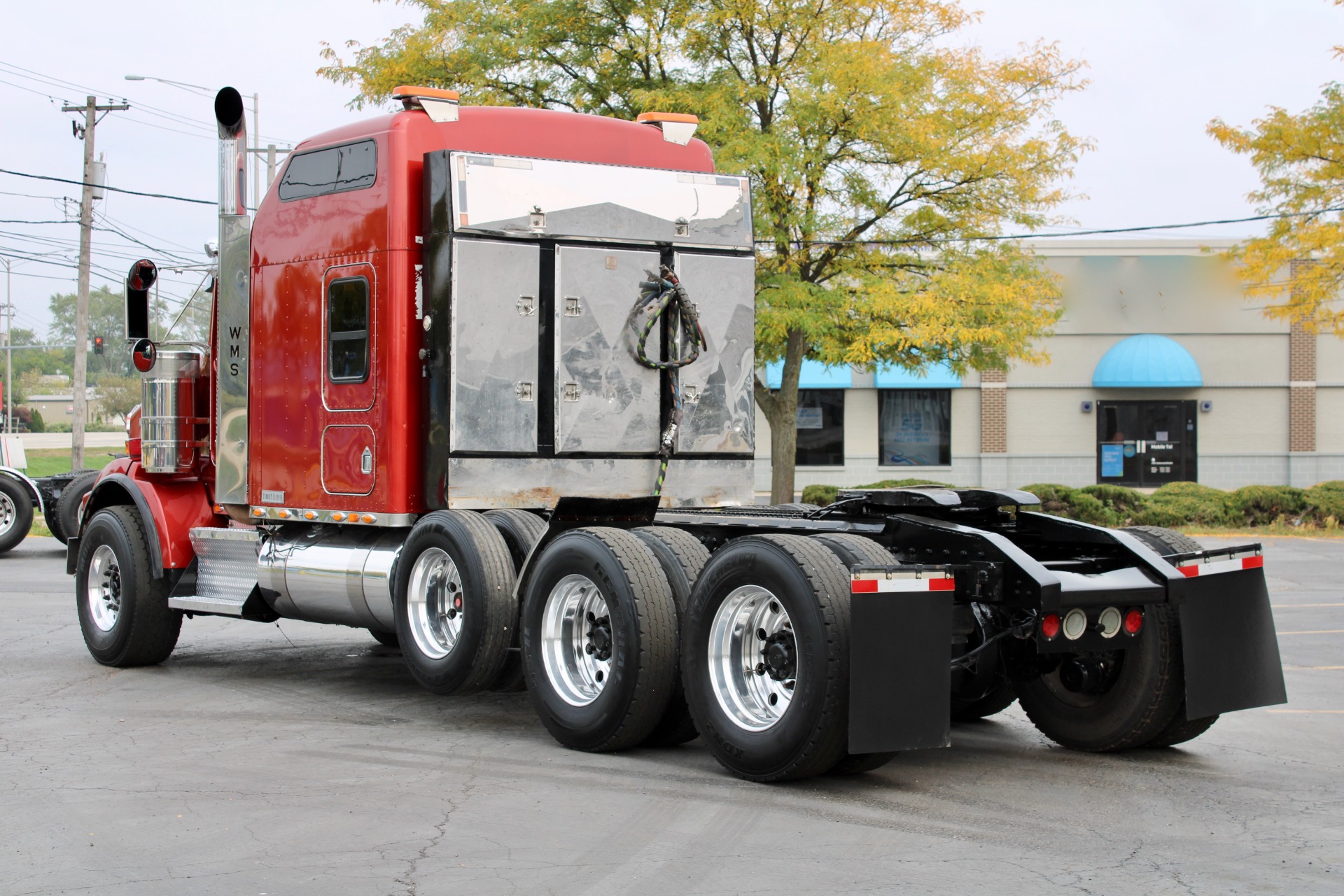 Used-2009-Kenworth-T800-Sleeper-Tri-Axle-Heavy-Haul---Cummins-ISX-550hp--EXTENSIVE-SERVICE