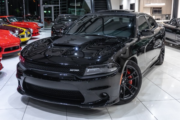 Used 2018 Dodge Charger Daytona 392 Sedan - HARMAN KARDON AUDIO! 8.4 UCONNECT SYSTEM! for sale Sold at Chicago Motor Cars in West Chicago IL 60185 4