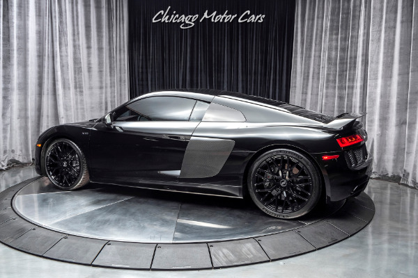 Used 2017 Audi R8 5.2 quattro V10 Plus MSRP $204K+ DIAMOND STITCH! B&O SOUND! for sale Sold at Chicago Motor Cars in West Chicago IL 60185 3