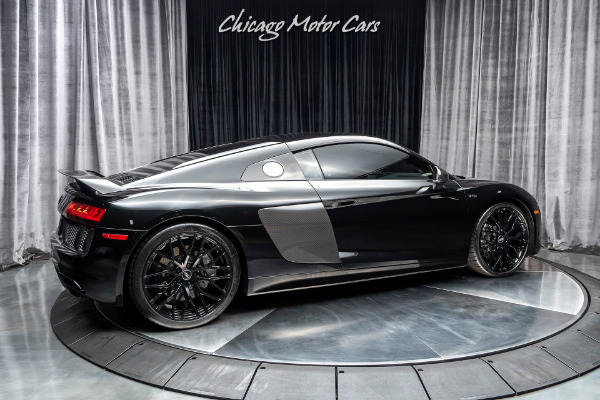 Used 2017 Audi R8 5.2 quattro V10 Plus MSRP $204K+ DIAMOND STITCH! B&O SOUND! for sale Sold at Chicago Motor Cars in West Chicago IL 60185 5